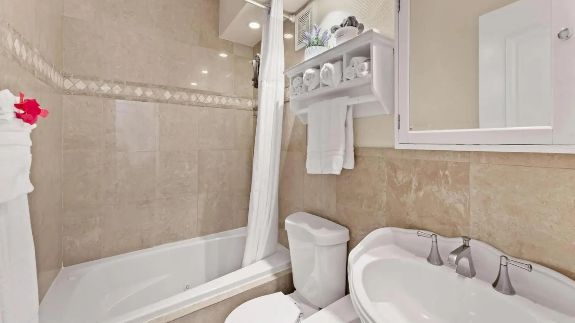Loft With Ocean Views Walk To Beach Назарет